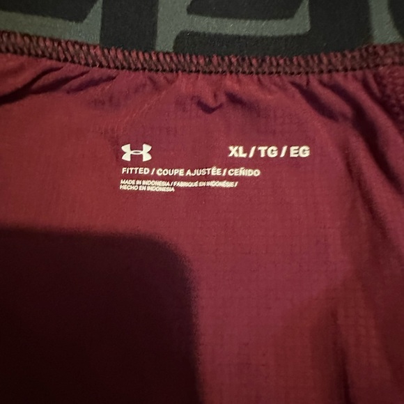 Men’s under armor shorts with pockets - Picture 4 of 5